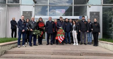 Коллектив АО «НИЦЭВТ» в честь Победы в Великой Отечественной войне возложил венок к мемориалу